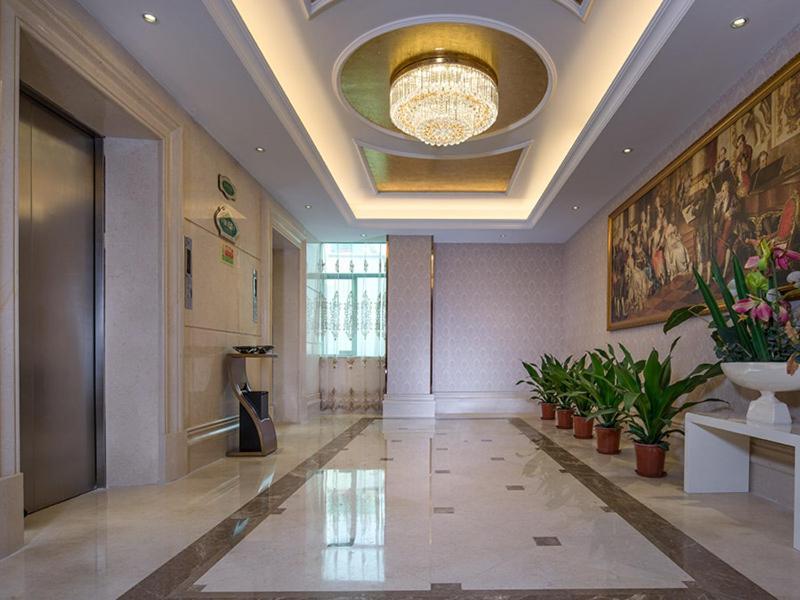 Vienna Hotel Baoan Liutang Xin'an  Exterior photo